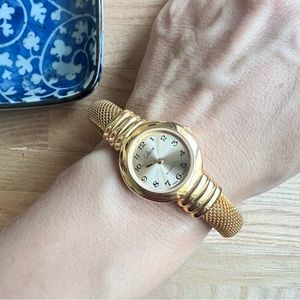 Collezio ladies gold tone cuff bracelet watch NEW BATTERY